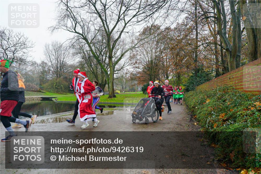 07.12.2025 - St. Pauli X-Mass-Run No. 15 Michael Burmester http://msf.ph/oto/9426319 07.12.2025 10:04:06 Laufen 4133, 4202, 3706 meine-sportfotos.de