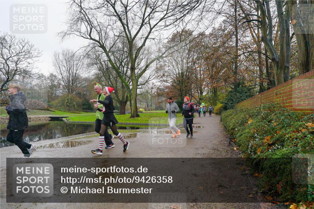 07.12.2025 - St. Pauli X-Mass-Run No. 15 Michael Burmester http://msf.ph/oto/9426358 07.12.2025 10:04:44 Laufen  meine-sportfotos.de