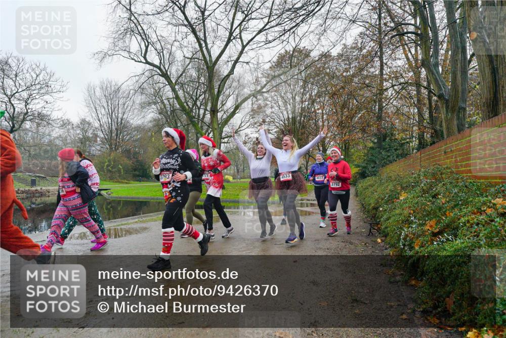 07.12.2025 - St. Pauli X-Mass-Run No. 15 Michael Burmester http://msf.ph/oto/9426370 07.12.2025 10:05:07 Laufen 3793, 21, 4533, 4037, 3792 meine-sportfotos.de