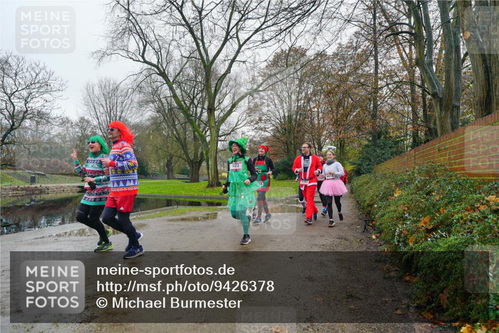 07.12.2025 - St. Pauli X-Mass-Run No. 15 Michael Burmester http://msf.ph/oto/9426378 07.12.2025 10:05:19 Laufen 1423, 4410, 4391, 18 meine-sportfotos.de