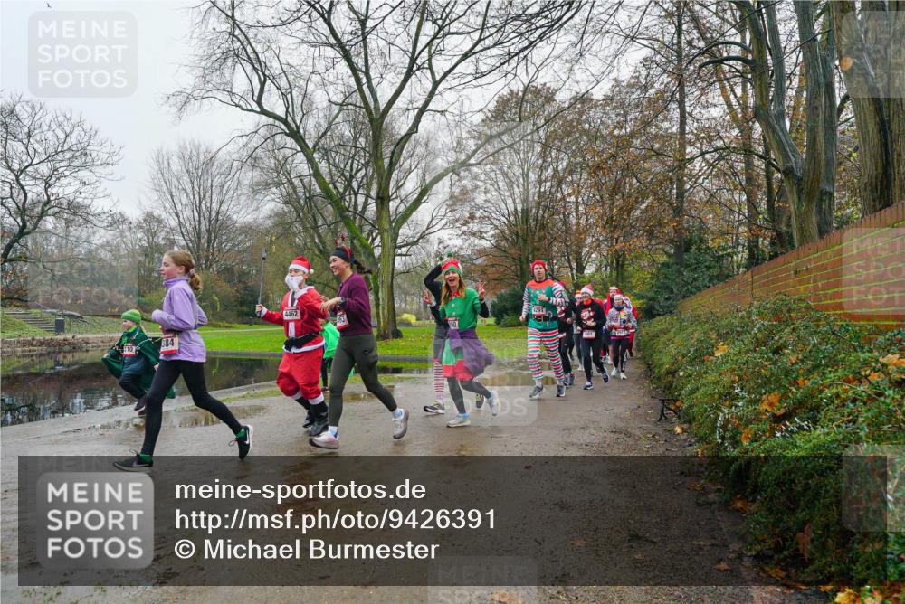 07.12.2025 - St. Pauli X-Mass-Run No. 15 Michael Burmester http://msf.ph/oto/9426391 07.12.2025 10:05:31 Laufen 384, 4462, 4291, 601 meine-sportfotos.de