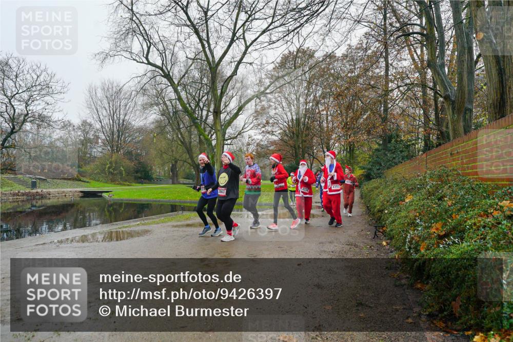 07.12.2025 - St. Pauli X-Mass-Run No. 15 Michael Burmester http://msf.ph/oto/9426397 07.12.2025 10:05:36 Laufen 2863, 4334, 4353 meine-sportfotos.de