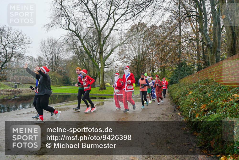07.12.2025 - St. Pauli X-Mass-Run No. 15 Michael Burmester http://msf.ph/oto/9426398 07.12.2025 10:05:37 Laufen 4334, 4353, 4846 meine-sportfotos.de