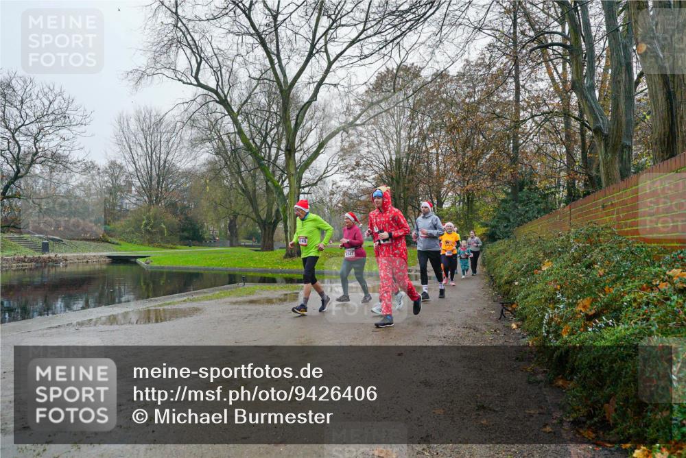 07.12.2025 - St. Pauli X-Mass-Run No. 15 Michael Burmester http://msf.ph/oto/9426406 07.12.2025 10:05:50 Laufen 4149, 4147 meine-sportfotos.de