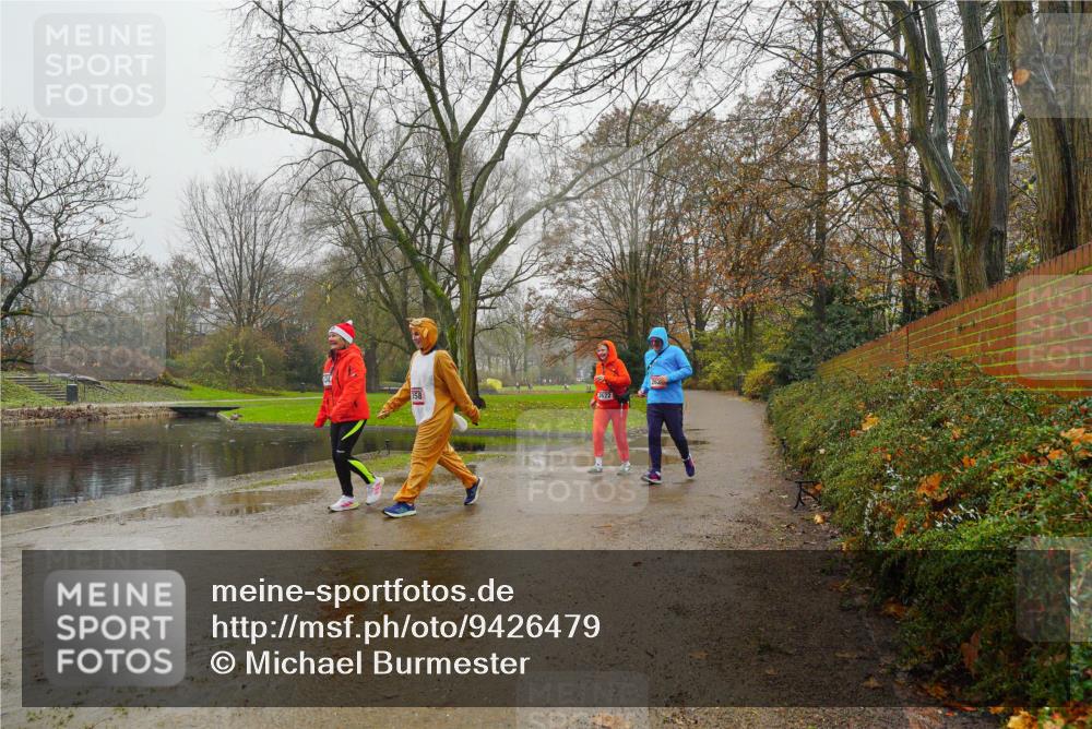 07.12.2025 - St. Pauli X-Mass-Run No. 15 Michael Burmester http://msf.ph/oto/9426479 07.12.2025 10:09:32 Laufen 358, 2622 meine-sportfotos.de