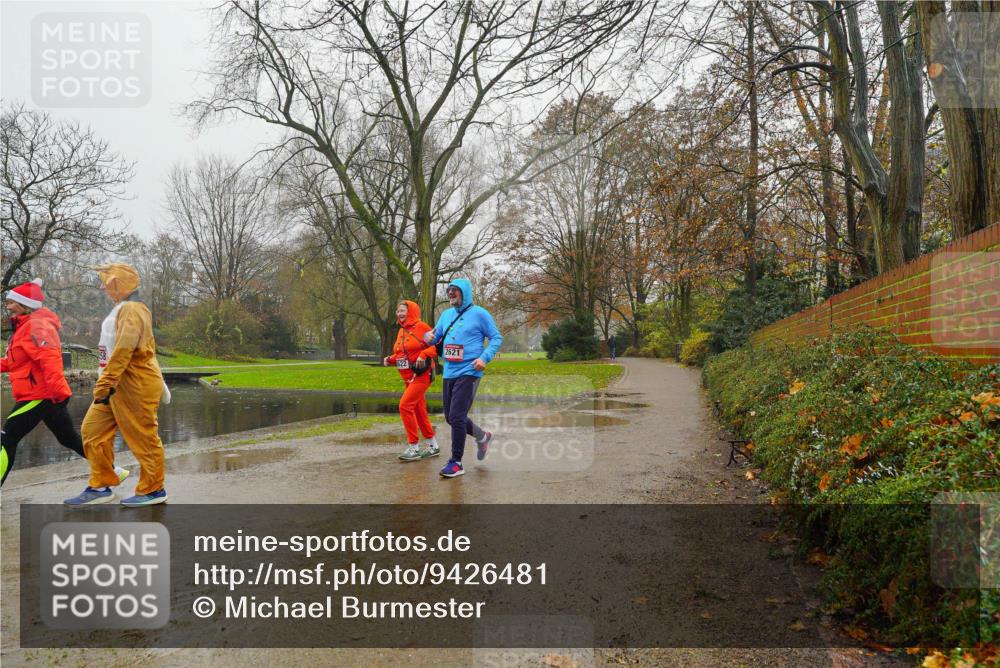 07.12.2025 - St. Pauli X-Mass-Run No. 15 Michael Burmester http://msf.ph/oto/9426481 07.12.2025 10:09:33 Laufen 622, 2621 meine-sportfotos.de