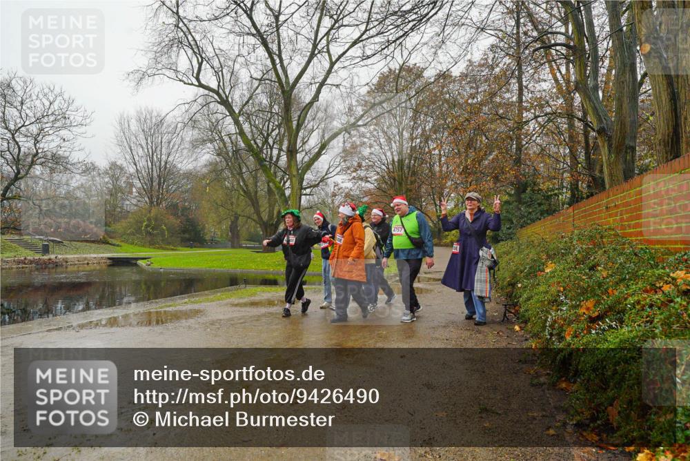 07.12.2025 - St. Pauli X-Mass-Run No. 15 Michael Burmester http://msf.ph/oto/9426490 07.12.2025 10:11:54 Laufen 4757 meine-sportfotos.de