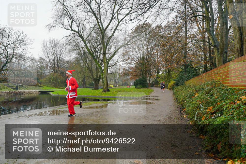 07.12.2025 - St. Pauli X-Mass-Run No. 15 Michael Burmester http://msf.ph/oto/9426522 07.12.2025 10:18:27 Laufen 2353 meine-sportfotos.de