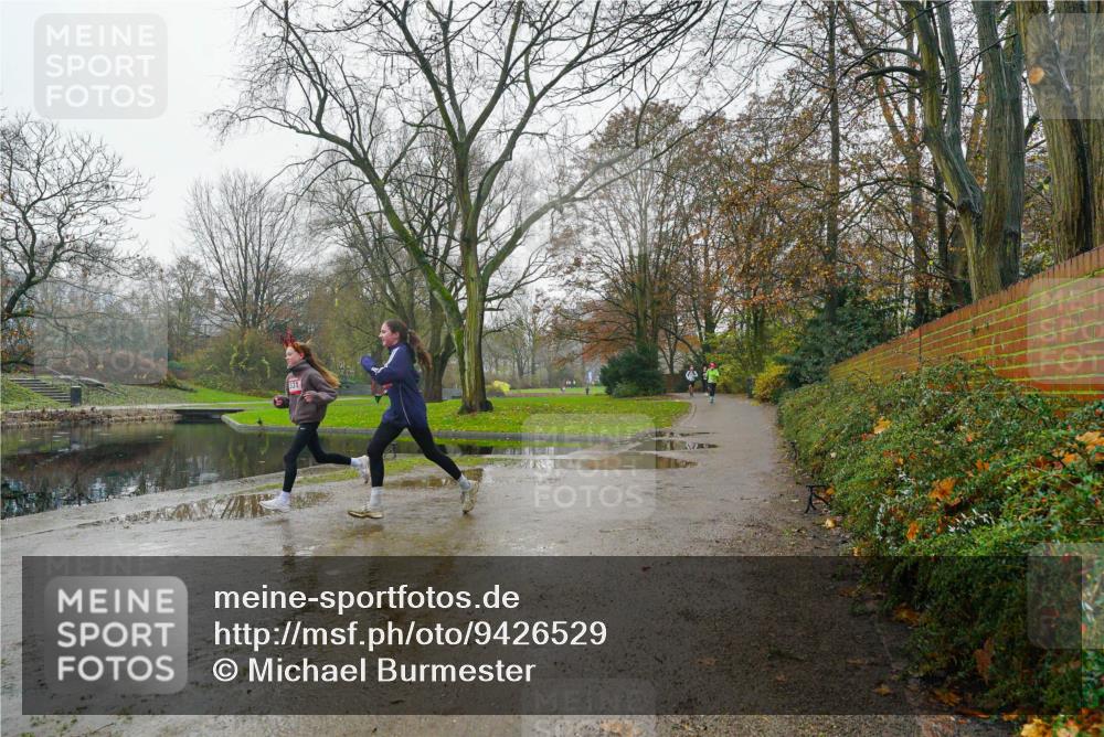 07.12.2025 - St. Pauli X-Mass-Run No. 15 Michael Burmester http://msf.ph/oto/9426529 07.12.2025 10:19:02 Laufen 331 meine-sportfotos.de