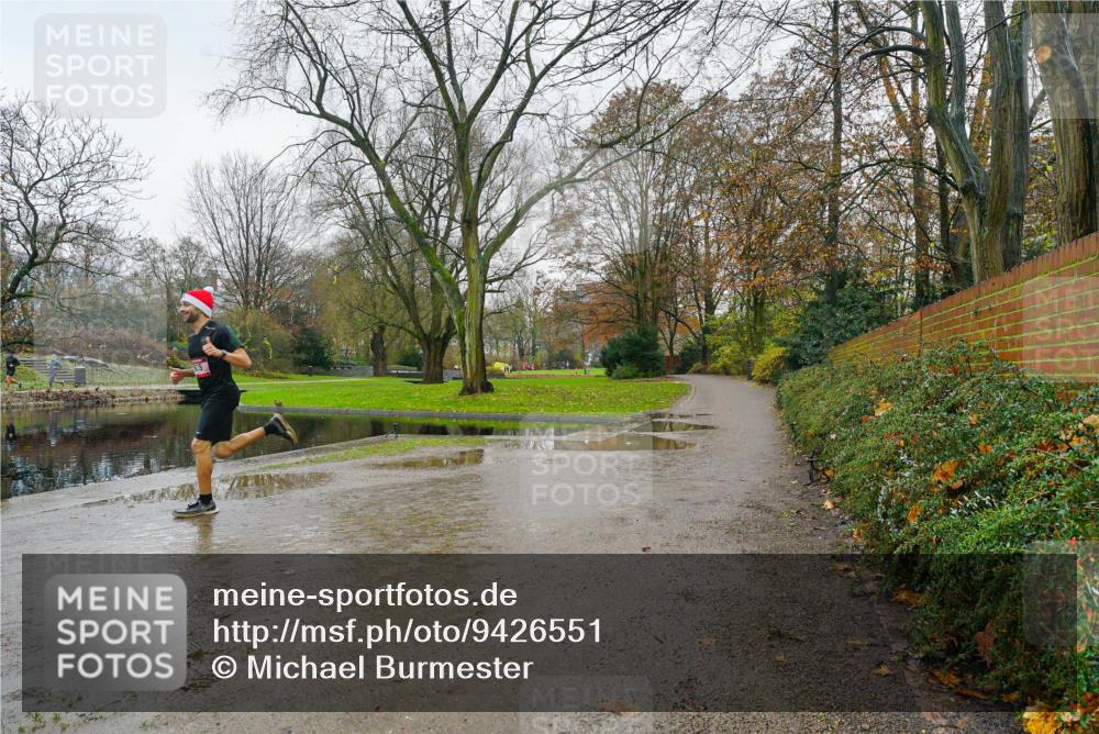 07.12.2025 - St. Pauli X-Mass-Run No. 15 Michael Burmester http://msf.ph/oto/9426551 07.12.2025 10:36:28 Laufen  meine-sportfotos.de