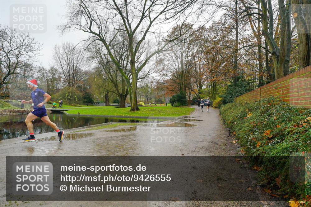 07.12.2025 - St. Pauli X-Mass-Run No. 15 Michael Burmester http://msf.ph/oto/9426555 07.12.2025 10:37:39 Laufen  meine-sportfotos.de