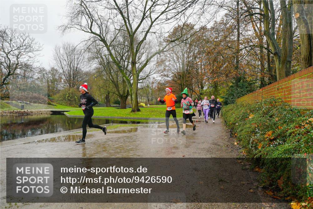 07.12.2025 - St. Pauli X-Mass-Run No. 15 Michael Burmester http://msf.ph/oto/9426590 07.12.2025 10:40:53 Laufen  meine-sportfotos.de