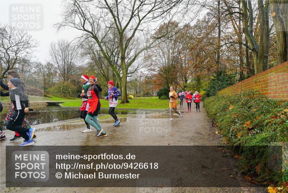 07.12.2025 - St. Pauli X-Mass-Run No. 15 Michael Burmester http://msf.ph/oto/9426618 07.12.2025 10:41:39 Laufen  meine-sportfotos.de
