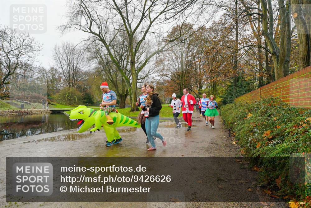 07.12.2025 - St. Pauli X-Mass-Run No. 15 Michael Burmester http://msf.ph/oto/9426626 07.12.2025 10:41:53 Laufen  meine-sportfotos.de