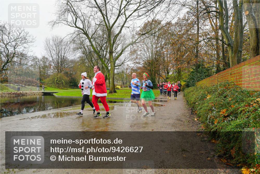 07.12.2025 - St. Pauli X-Mass-Run No. 15 Michael Burmester http://msf.ph/oto/9426627 07.12.2025 10:41:54 Laufen  meine-sportfotos.de