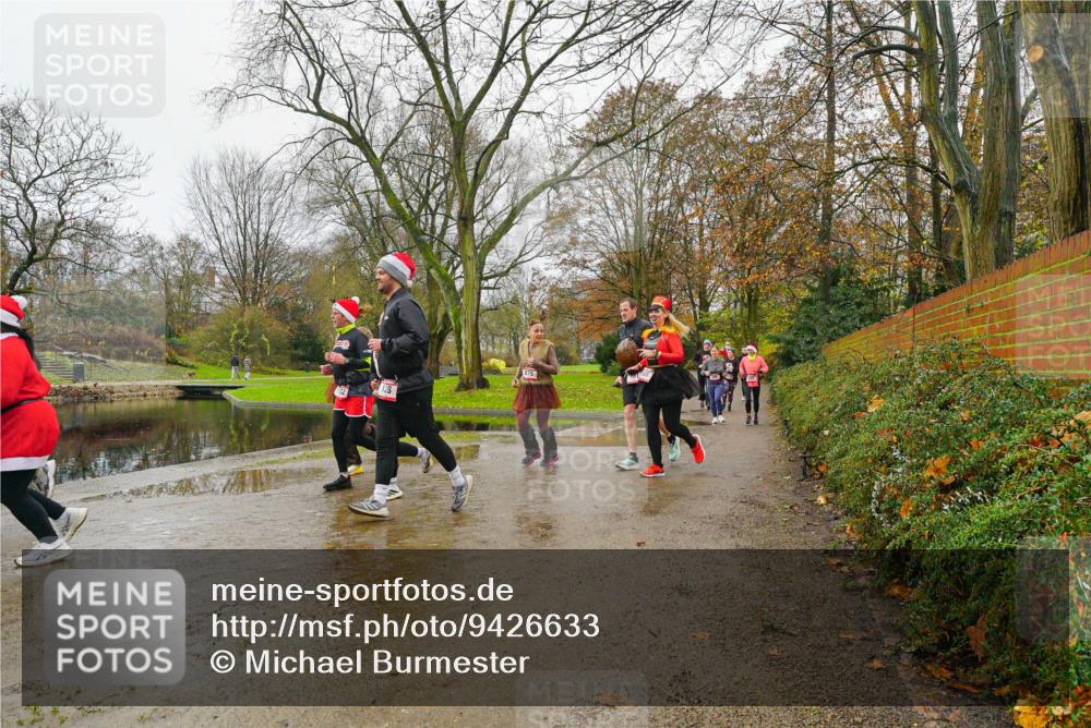 07.12.2025 - St. Pauli X-Mass-Run No. 15 Michael Burmester http://msf.ph/oto/9426633 07.12.2025 10:42:03 Laufen  meine-sportfotos.de