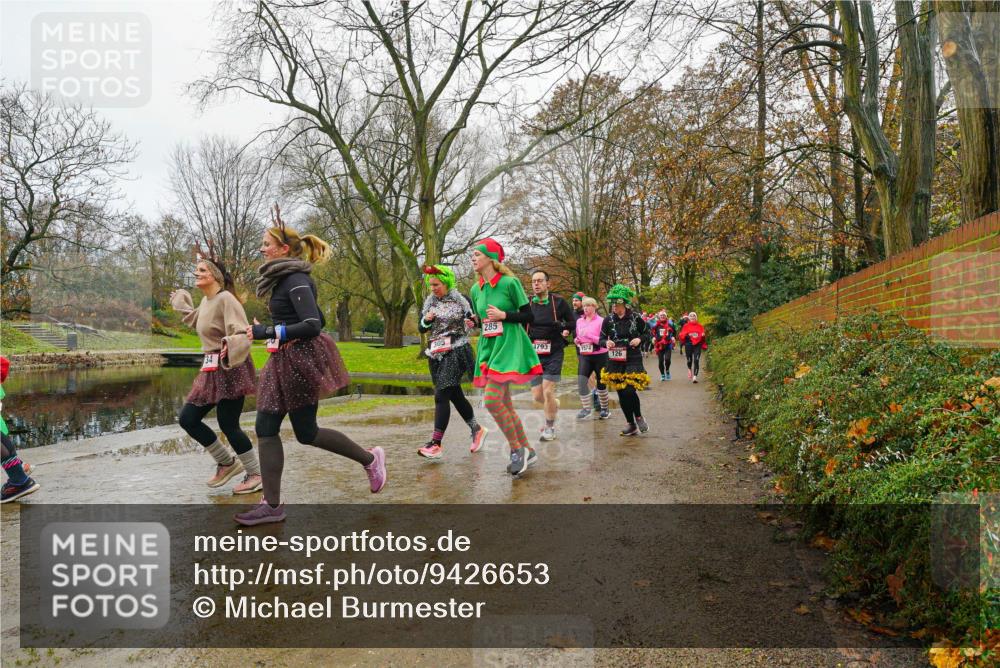 07.12.2025 - St. Pauli X-Mass-Run No. 15 Michael Burmester http://msf.ph/oto/9426653 07.12.2025 10:42:36 Laufen 305, 285, 4793, 126 meine-sportfotos.de