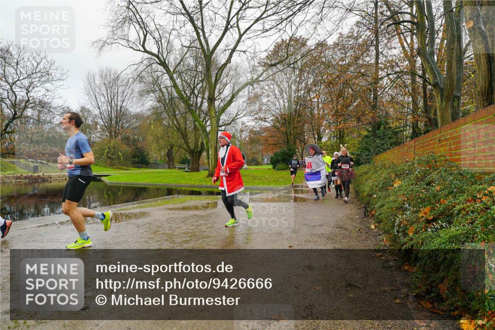 07.12.2025 - St. Pauli X-Mass-Run No. 15 Michael Burmester http://msf.ph/oto/9426666 07.12.2025 10:42:53 Laufen 740 meine-sportfotos.de