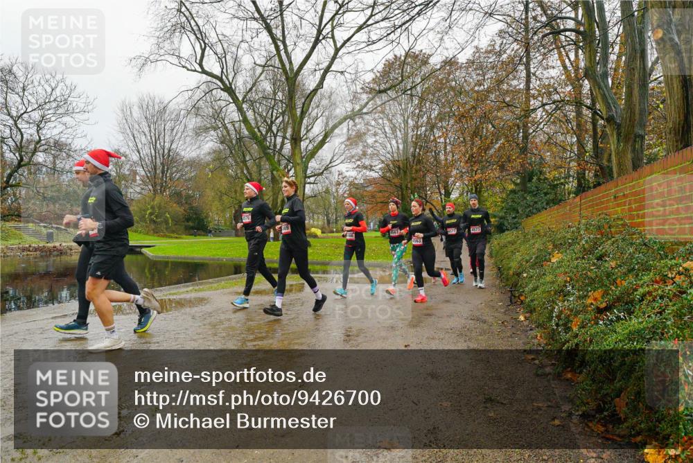 07.12.2025 - St. Pauli X-Mass-Run No. 15 Michael Burmester http://msf.ph/oto/9426700 07.12.2025 10:43:45 Laufen 1576, 4567, 4563, 4573 meine-sportfotos.de