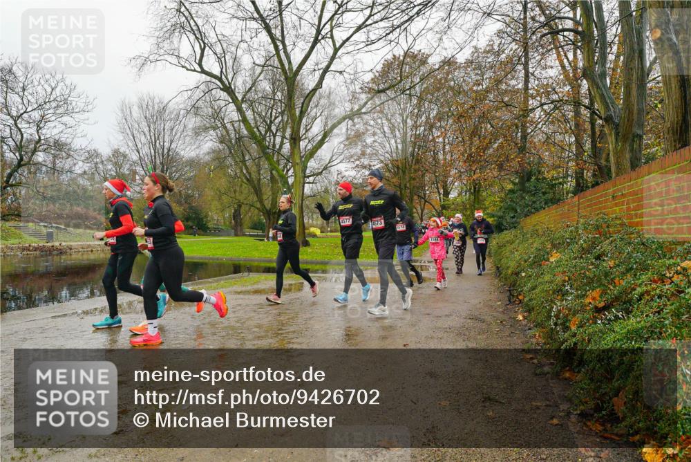 07.12.2025 - St. Pauli X-Mass-Run No. 15 Michael Burmester http://msf.ph/oto/9426702 07.12.2025 10:43:47 Laufen 4577, 4573, 4574, 1584 meine-sportfotos.de