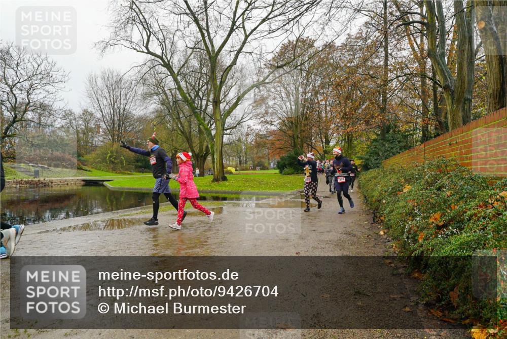 07.12.2025 - St. Pauli X-Mass-Run No. 15 Michael Burmester http://msf.ph/oto/9426704 07.12.2025 10:43:48 Laufen 1559 meine-sportfotos.de