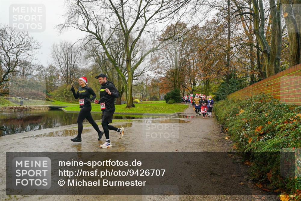 07.12.2025 - St. Pauli X-Mass-Run No. 15 Michael Burmester http://msf.ph/oto/9426707 07.12.2025 10:43:53 Laufen 562, 4575 meine-sportfotos.de