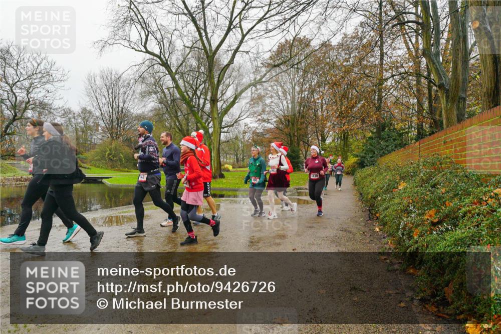 07.12.2025 - St. Pauli X-Mass-Run No. 15 Michael Burmester http://msf.ph/oto/9426726 07.12.2025 10:44:16 Laufen 42, 1430 meine-sportfotos.de