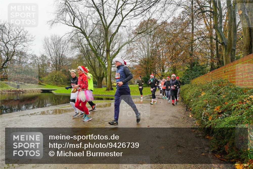 07.12.2025 - St. Pauli X-Mass-Run No. 15 Michael Burmester http://msf.ph/oto/9426739 07.12.2025 10:44:38 Laufen 840, 1587 meine-sportfotos.de