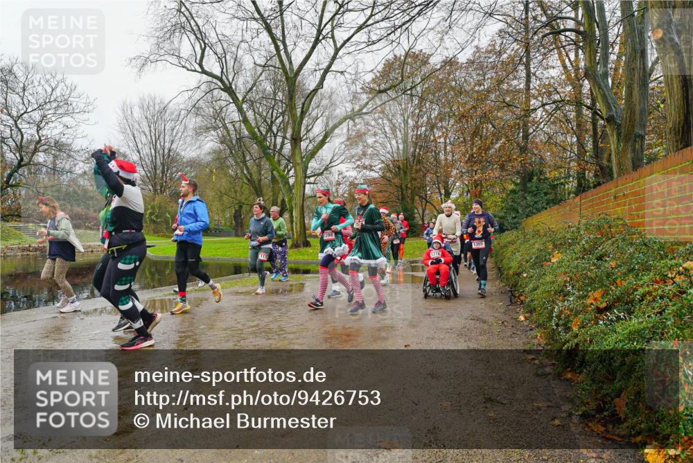 07.12.2025 - St. Pauli X-Mass-Run No. 15 Michael Burmester http://msf.ph/oto/9426753 07.12.2025 10:44:49 Laufen 1376, 1355 meine-sportfotos.de