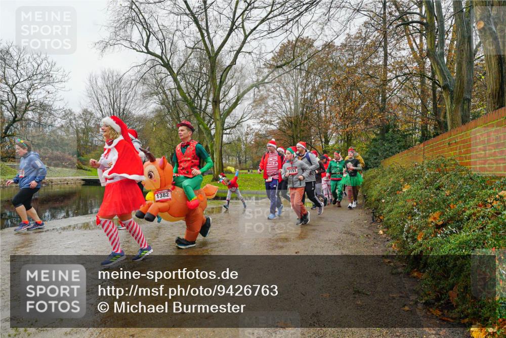 07.12.2025 - St. Pauli X-Mass-Run No. 15 Michael Burmester http://msf.ph/oto/9426763 07.12.2025 10:44:56 Laufen 1382, 3151 meine-sportfotos.de