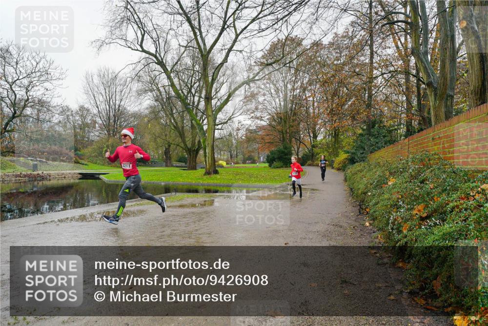 07.12.2025 - St. Pauli X-Mass-Run No. 15 Michael Burmester http://msf.ph/oto/9426908 07.12.2025 10:58:46 Laufen 2211 meine-sportfotos.de