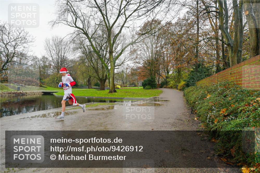 07.12.2025 - St. Pauli X-Mass-Run No. 15 Michael Burmester http://msf.ph/oto/9426912 07.12.2025 10:59:29 Laufen 3221 meine-sportfotos.de
