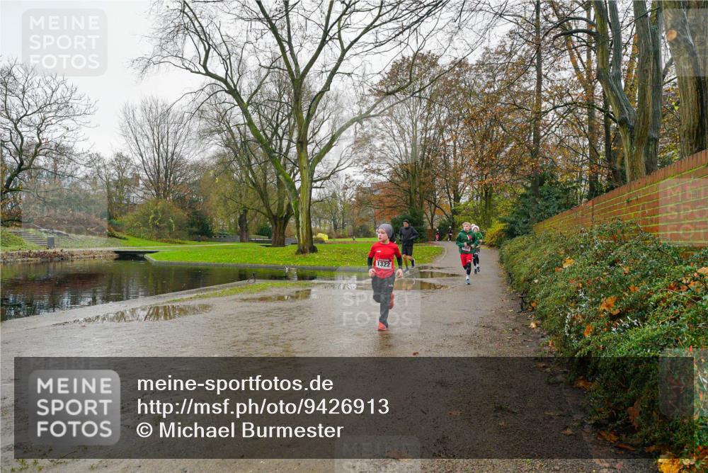 07.12.2025 - St. Pauli X-Mass-Run No. 15 Michael Burmester http://msf.ph/oto/9426913 07.12.2025 10:59:50 Laufen 1322 meine-sportfotos.de