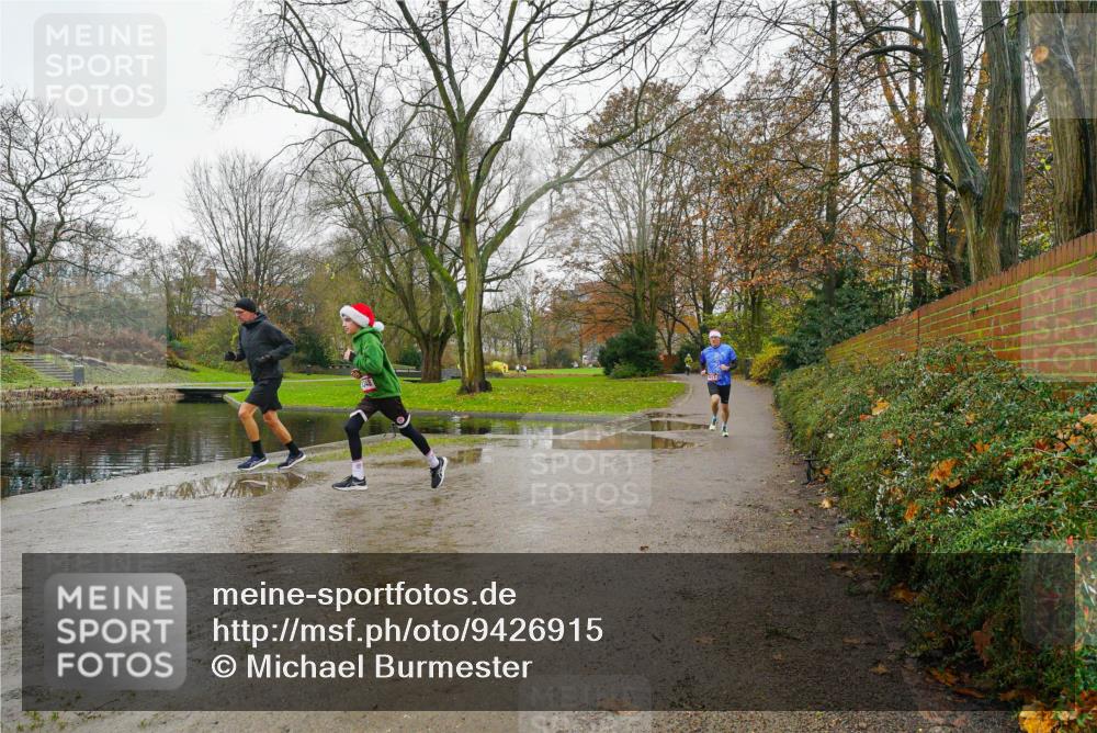 07.12.2025 - St. Pauli X-Mass-Run No. 15 Michael Burmester http://msf.ph/oto/9426915 07.12.2025 10:59:53 Laufen  meine-sportfotos.de
