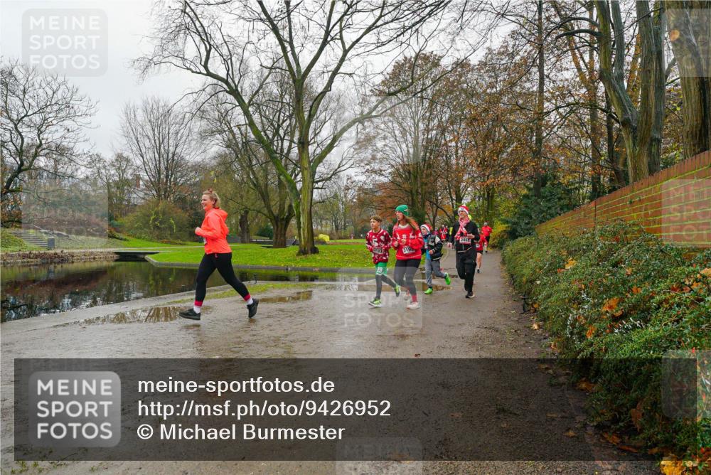 07.12.2025 - St. Pauli X-Mass-Run No. 15 Michael Burmester http://msf.ph/oto/9426952 07.12.2025 11:01:35 Laufen  meine-sportfotos.de