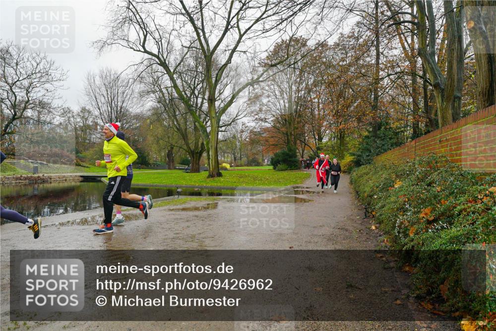 07.12.2025 - St. Pauli X-Mass-Run No. 15 Michael Burmester http://msf.ph/oto/9426962 07.12.2025 11:01:45 Laufen 3037 meine-sportfotos.de