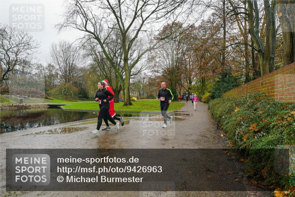 07.12.2025 - St. Pauli X-Mass-Run No. 15 Michael Burmester http://msf.ph/oto/9426963 07.12.2025 11:01:48 Laufen 3324 meine-sportfotos.de