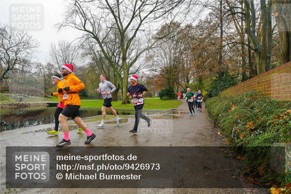 07.12.2025 - St. Pauli X-Mass-Run No. 15 Michael Burmester http://msf.ph/oto/9426973 07.12.2025 11:02:06 Laufen 064, 2062 meine-sportfotos.de