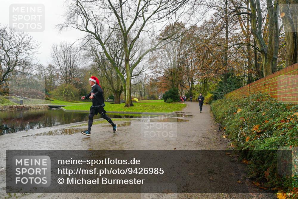 07.12.2025 - St. Pauli X-Mass-Run No. 15 Michael Burmester http://msf.ph/oto/9426985 07.12.2025 11:02:25 Laufen  meine-sportfotos.de