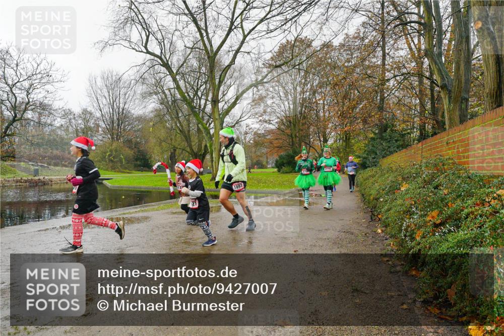 07.12.2025 - St. Pauli X-Mass-Run No. 15 Michael Burmester http://msf.ph/oto/9427007 07.12.2025 11:03:24 Laufen 1897, 278, 2795 meine-sportfotos.de