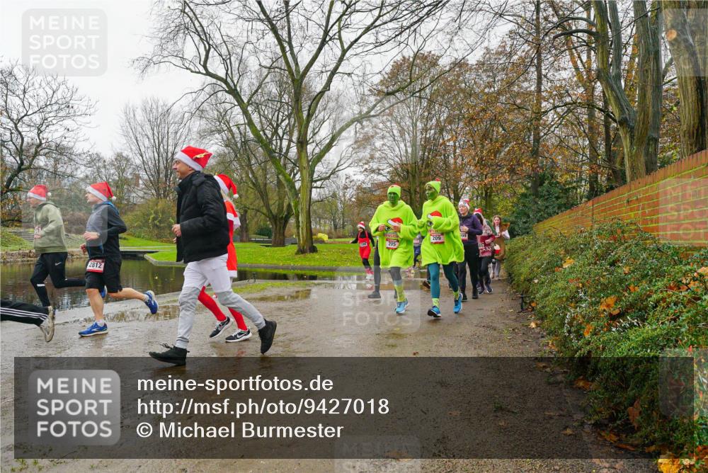 07.12.2025 - St. Pauli X-Mass-Run No. 15 Michael Burmester http://msf.ph/oto/9427018 07.12.2025 11:03:43 Laufen 2812, 205, 209 meine-sportfotos.de