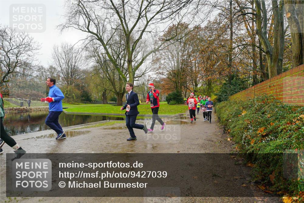 07.12.2025 - St. Pauli X-Mass-Run No. 15 Michael Burmester http://msf.ph/oto/9427039 07.12.2025 11:04:11 Laufen  meine-sportfotos.de