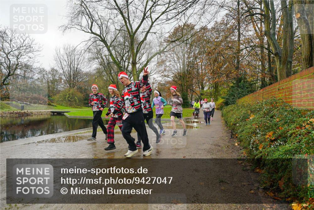 07.12.2025 - St. Pauli X-Mass-Run No. 15 Michael Burmester http://msf.ph/oto/9427047 07.12.2025 11:04:26 Laufen 326, 557 meine-sportfotos.de