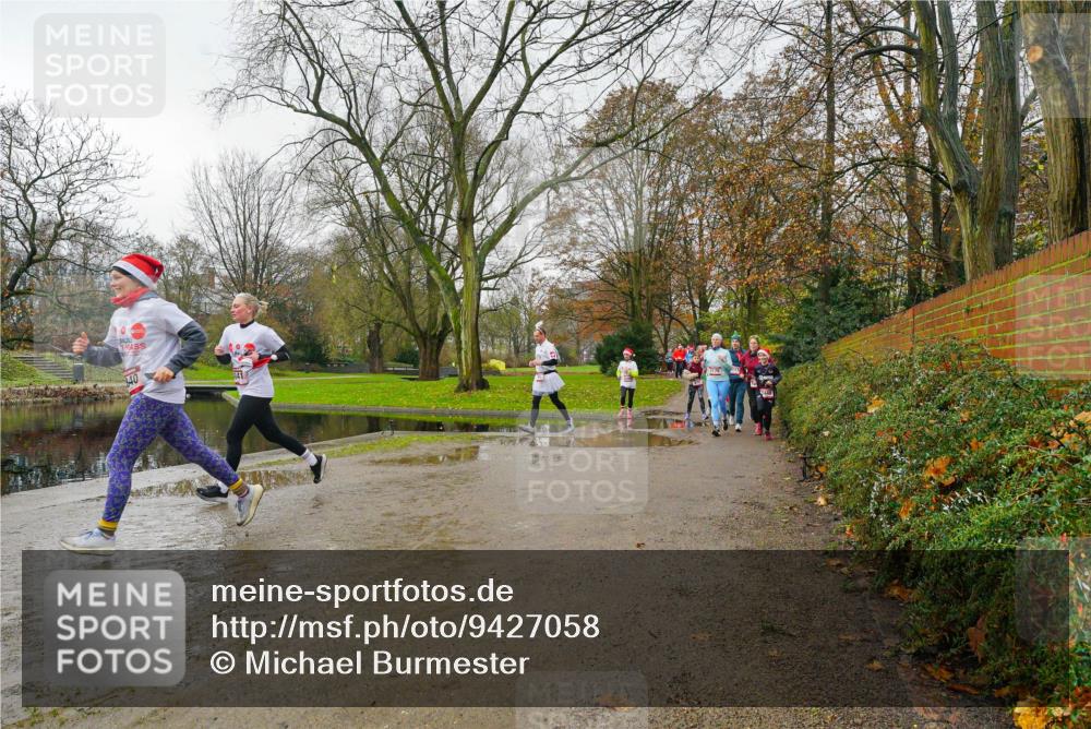 07.12.2025 - St. Pauli X-Mass-Run No. 15 Michael Burmester http://msf.ph/oto/9427058 07.12.2025 11:04:42 Laufen 0, 40, 2176 meine-sportfotos.de