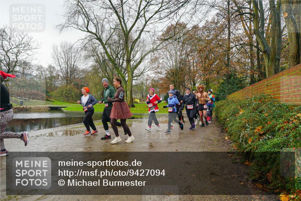 07.12.2025 - St. Pauli X-Mass-Run No. 15 Michael Burmester http://msf.ph/oto/9427094 07.12.2025 11:05:26 Laufen 163, 2162 meine-sportfotos.de
