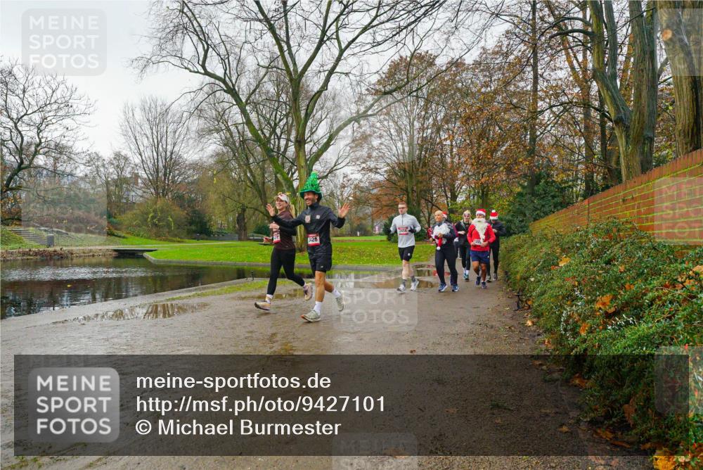 07.12.2025 - St. Pauli X-Mass-Run No. 15 Michael Burmester http://msf.ph/oto/9427101 07.12.2025 11:05:35 Laufen 2426 meine-sportfotos.de