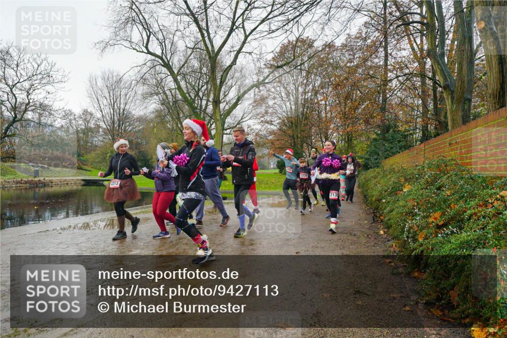 07.12.2025 - St. Pauli X-Mass-Run No. 15 Michael Burmester http://msf.ph/oto/9427113 07.12.2025 11:06:00 Laufen 2213, 3239, 2139 meine-sportfotos.de