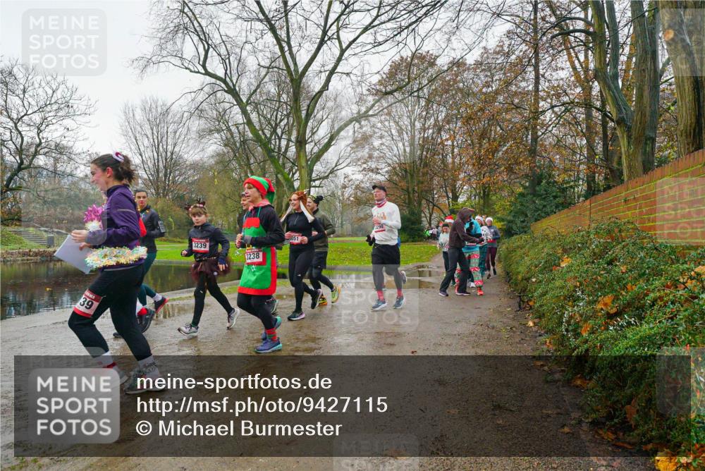 07.12.2025 - St. Pauli X-Mass-Run No. 15 Michael Burmester http://msf.ph/oto/9427115 07.12.2025 11:06:02 Laufen 39, 3239, 3238, 051 meine-sportfotos.de
