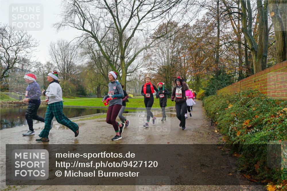 07.12.2025 - St. Pauli X-Mass-Run No. 15 Michael Burmester http://msf.ph/oto/9427120 07.12.2025 11:06:06 Laufen 2736, 39, 2740, 2450 meine-sportfotos.de