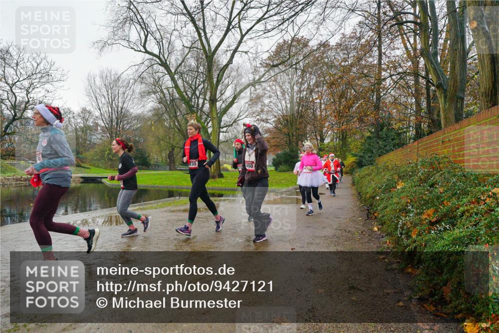 07.12.2025 - St. Pauli X-Mass-Run No. 15 Michael Burmester http://msf.ph/oto/9427121 07.12.2025 11:06:07 Laufen 739, 272450 meine-sportfotos.de
